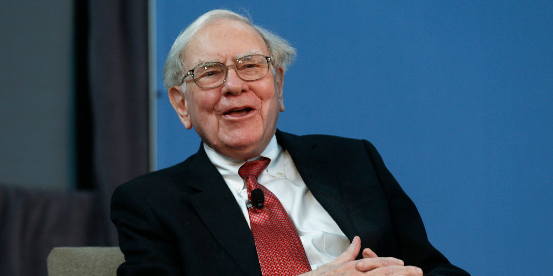 Perché Warren Buffett evita in gran parte di investire in tecnologia
