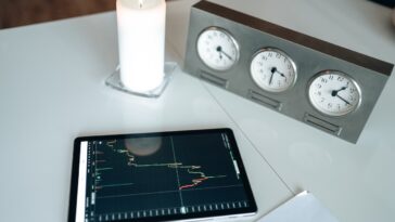 pexels alphatradezone 5833843