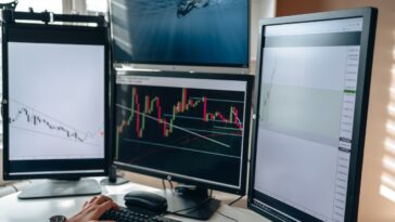 pexels alphatradezone 5833752