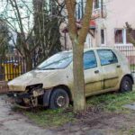 Come denunciare una macchina abbandonata