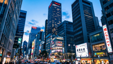 Grafico che mostra il calo della Borsa di Tokyo