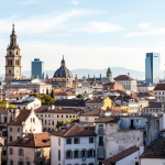 Grafico sul debito pubblico italiano e previsioni 2025